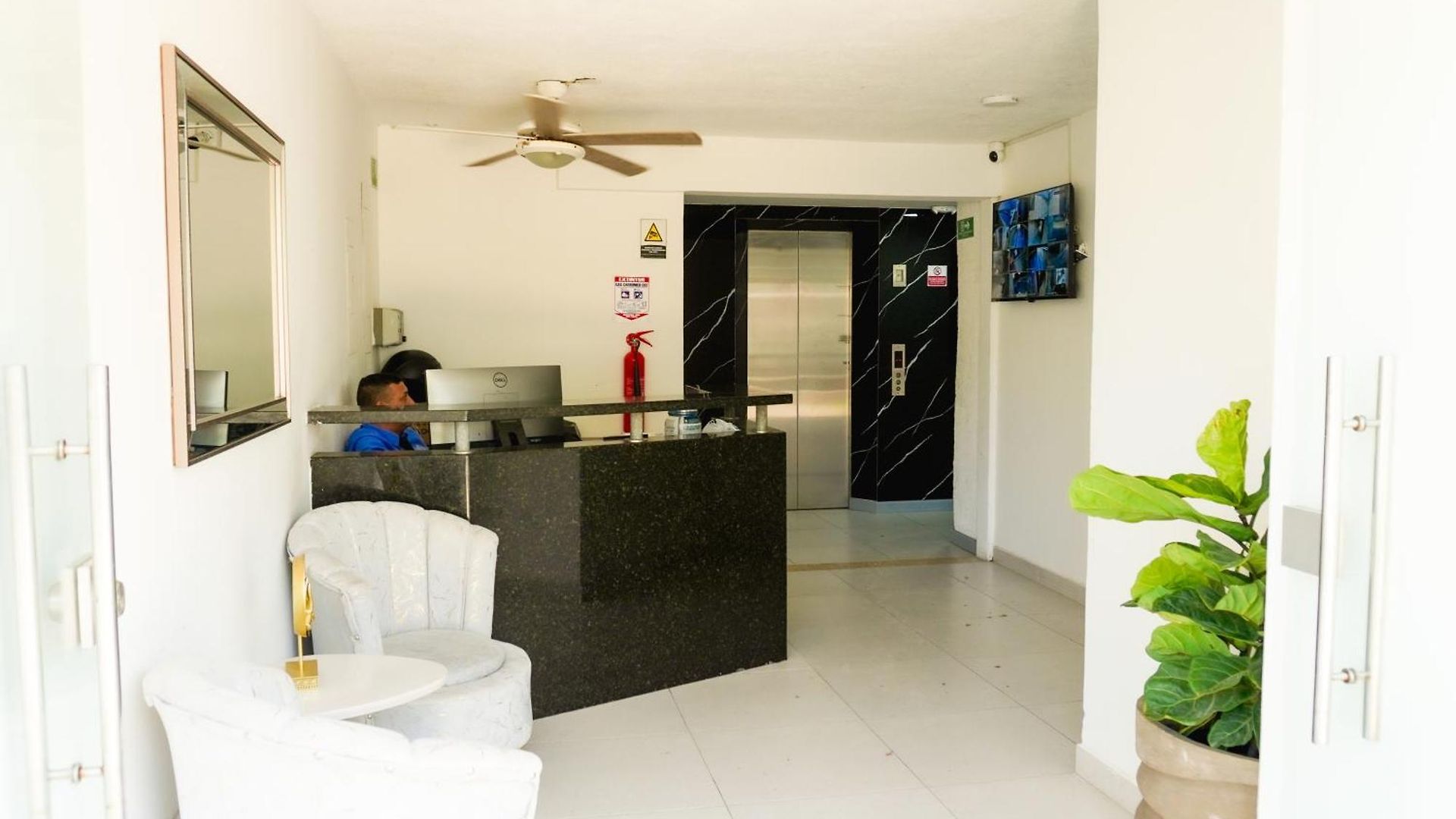 Apto Edif 2 Hab, Piscina, Rooftop, Cerca Aeropuerto, 5min Centro Historico Apartamento Cartagena