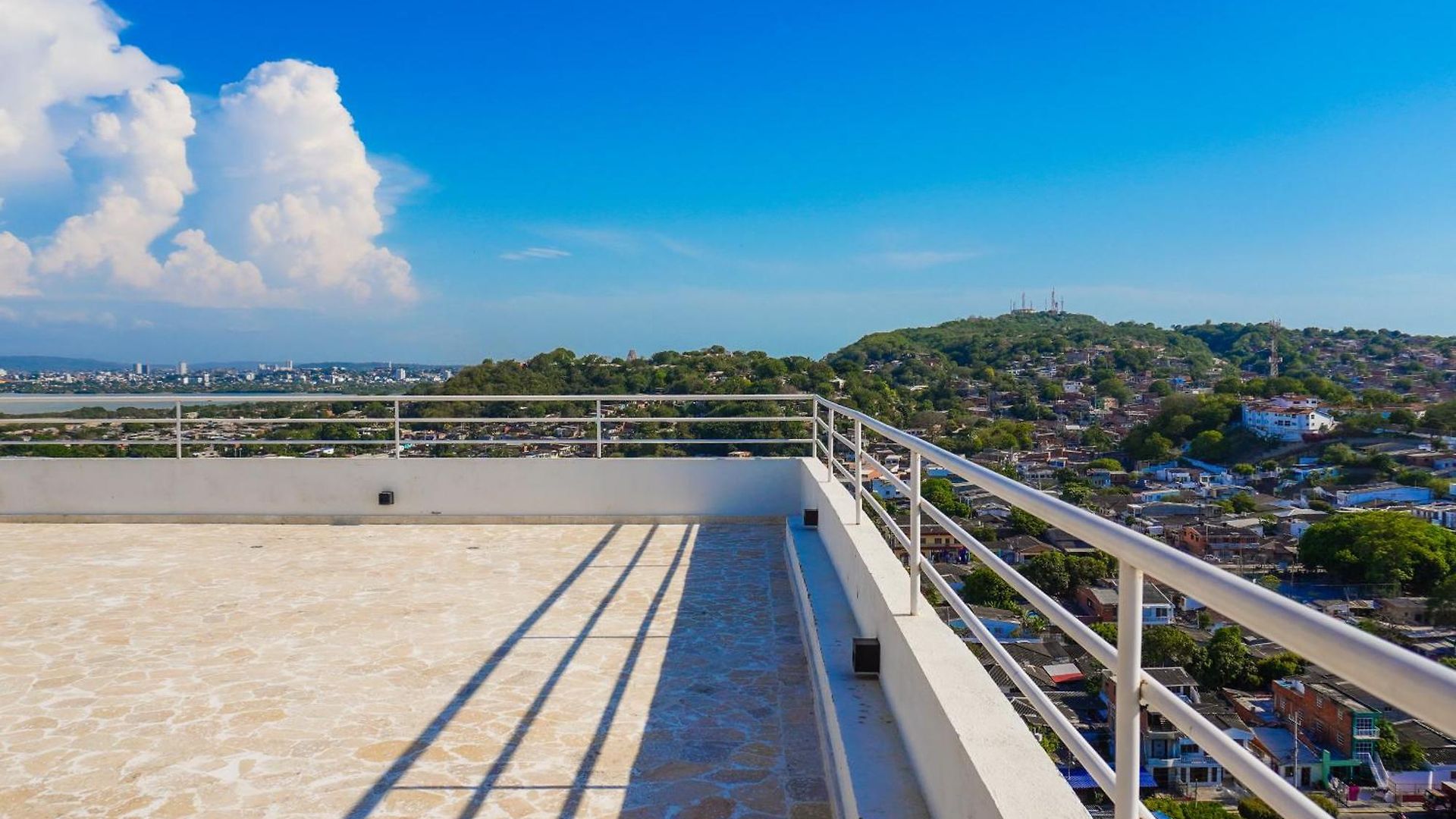 Apto Edif 2 Hab, Piscina, Rooftop, Cerca Aeropuerto, 5min Centro Historico Cartagena